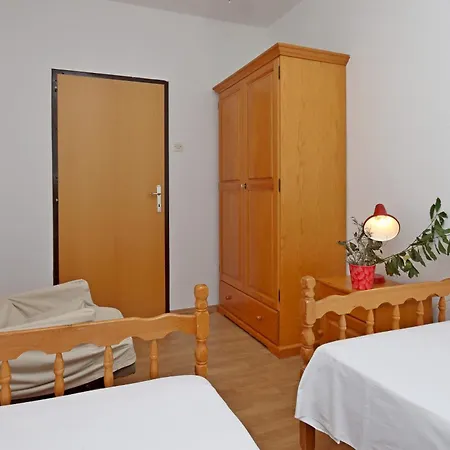 With Parking Space Klenovica, Novi Vinodolski - 20174 Apartamento